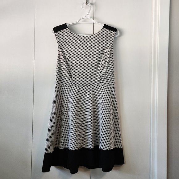 Ann Taylor Loft Fit and Flare Dress | Black + White Geometric design | Size 6/8 - Picture 3 of 10